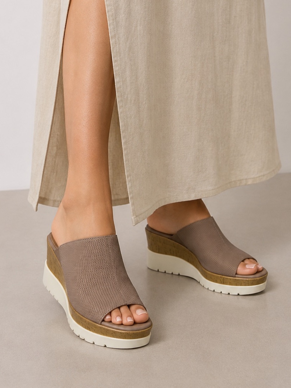 SOUL Naturalizer Goodtimes-Mule Wedge Sandals Sz 8